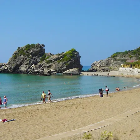 Large By The Pool - Beach, Corfu Lägenhet