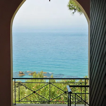 Large By The Pool - Beach, Corfu