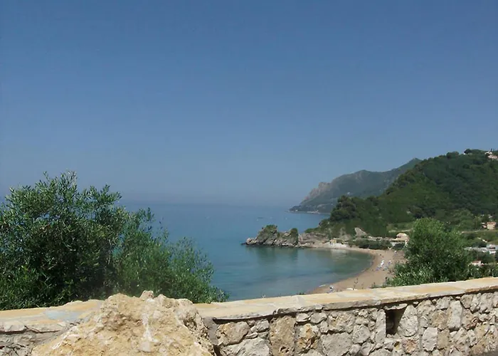 Large By The Pool - Beach, Corfu * 佩雷卡斯