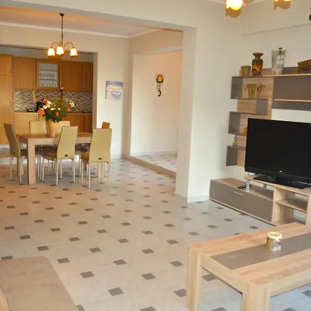 Large By The Pool - Beach, Corfu Apartment